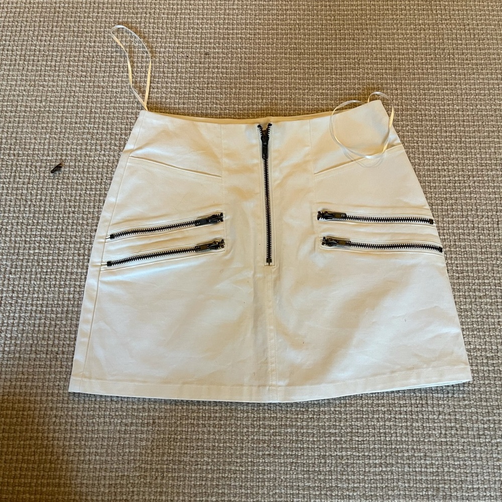 Carmar white zipper skirt
